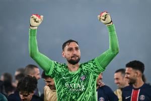 队报：巴黎并未不惜代价续约多纳鲁马，若签下切瓦利耶将出售前者