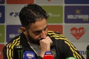 不满记者提问！阿莫林：有时判罚对我们不利 今天丢的球训练练过