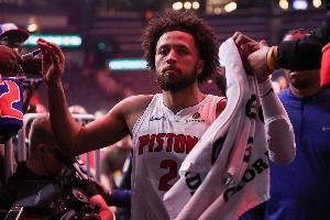 阿里纳斯:活塞球迷应该担心 康宁汉姆留在活塞并非Nike长期计划 阿里纳斯:活塞球迷应该担心 康宁汉姆留在活塞并非Nike长期计划